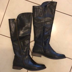 Steve Madden sold out Smithe Black leather boots